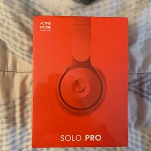 USED NEW BEATS SOLO PRO (RED)